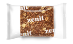 Carré d'énergie chocolat et café protéiné. Un boost de performance avec la caféine qu'il contient. 10 grains de café par portion. Un kit pour surmonter les coups de barres d'après-midi. Performance assurée à vos compétitions ou entraînement. Fait d'avoine biologiques du Québec. De chocolat noir biologique et de café équitable.